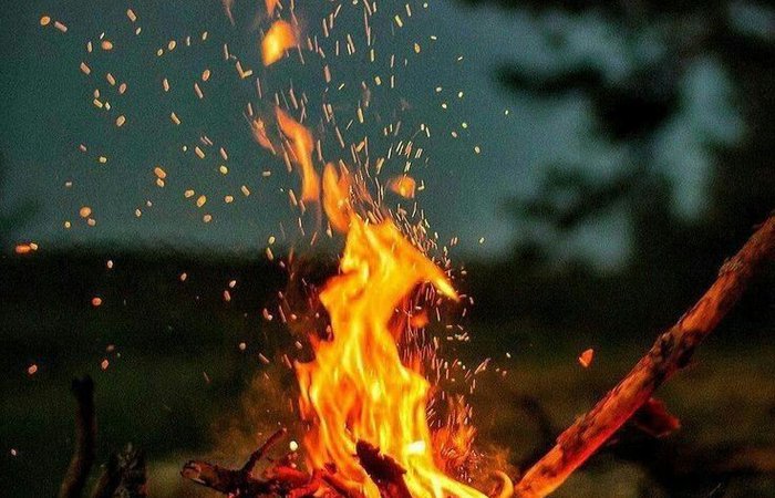 Посмотри на огонь, познай тишину.